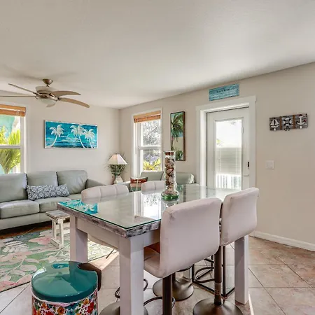 South Hutchinson Island Cottage With Beach Access!